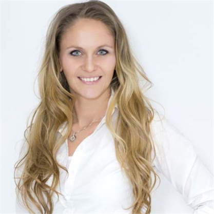 Karolina Gabov                                                                                                                                                                                                                                                 